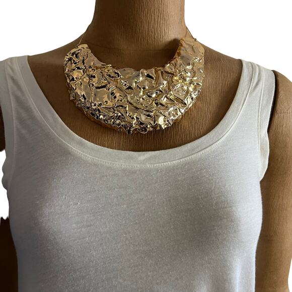 & Other Stories x Shoplifter Hammered Gold Bib Necklace - Picture 2 of 12